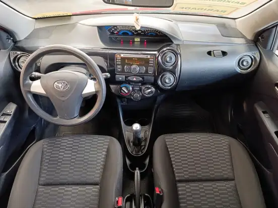TOYOTA-ETIOS-1.5 XS 16V FLEX 4P MANUAL TOYOTA-ETIOS-2013