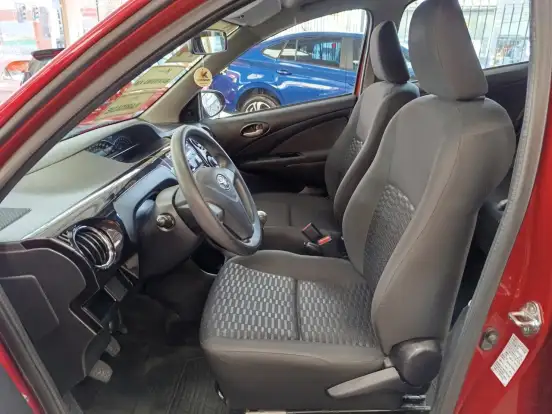 TOYOTA-ETIOS-1.5 XS 16V FLEX 4P MANUAL TOYOTA-ETIOS-2013