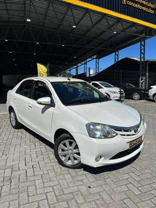 TOYOTA-ETIOS-2016