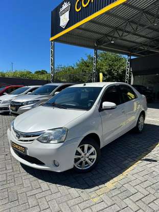 TOYOTA-ETIOS-2016