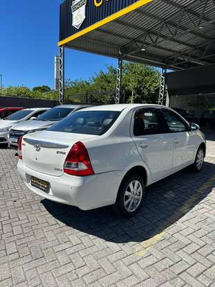 TOYOTA-ETIOS-2016
