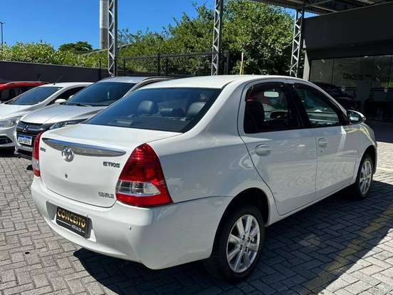 TOYOTA-ETIOS-1.3 X 16V FLEX 4P AUTOMÁTICO TOYOTA-ETIOS-2016