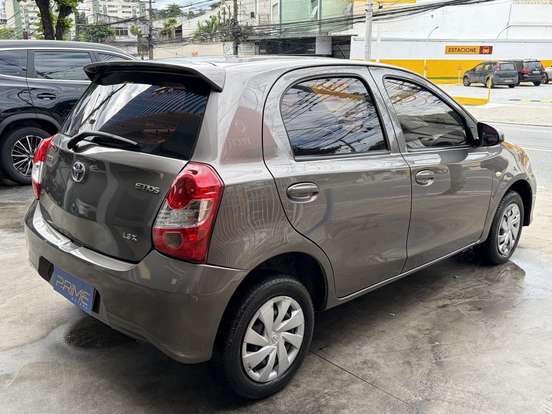 TOYOTA-ETIOS-1.3 X 16V FLEX 4P MANUAL TOYOTA-ETIOS-2017