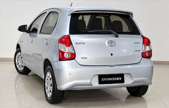 TOYOTA-ETIOS-2017