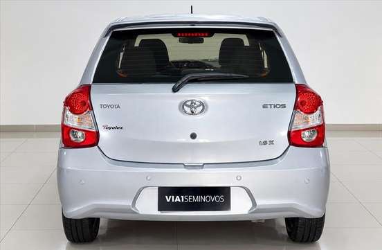 TOYOTA-ETIOS-2017