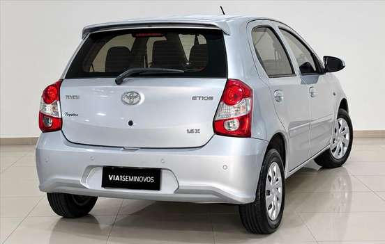 TOYOTA-ETIOS-2017
