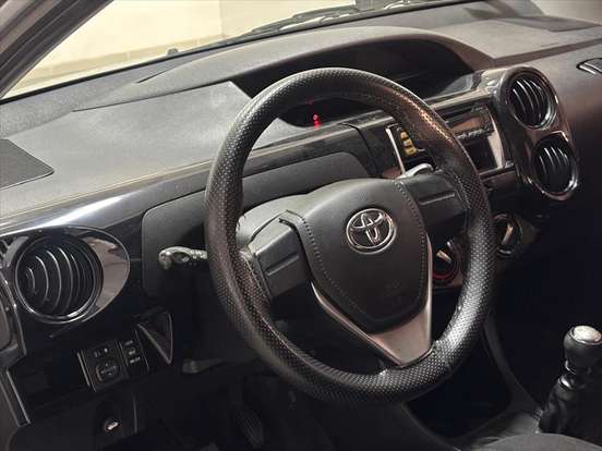 TOYOTA-ETIOS-2017