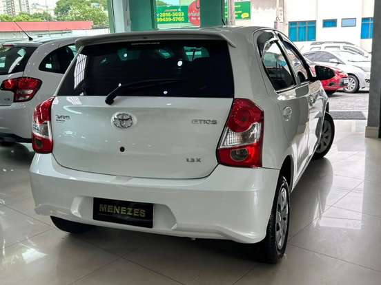 TOYOTA-ETIOS-2017