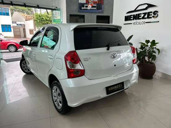 TOYOTA-ETIOS-2017