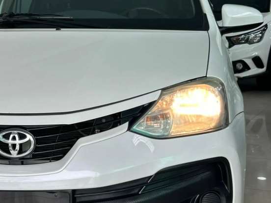 TOYOTA-ETIOS-2017