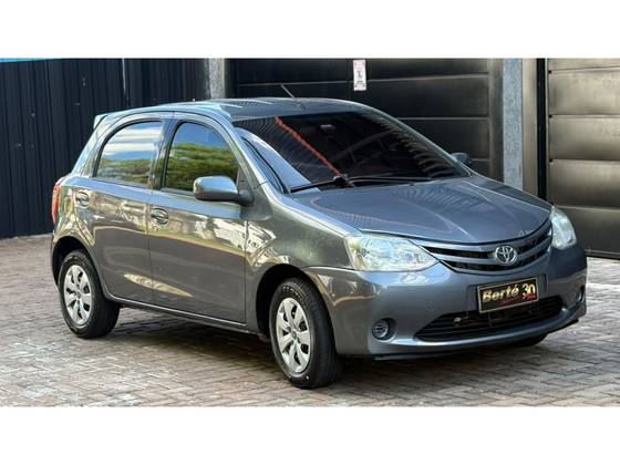 TOYOTA ETIOS 1.3 XS 16V FLEX 4P MANUAL