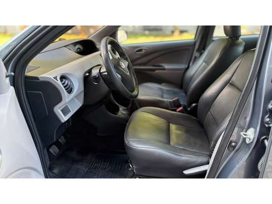 TOYOTA-ETIOS-2013