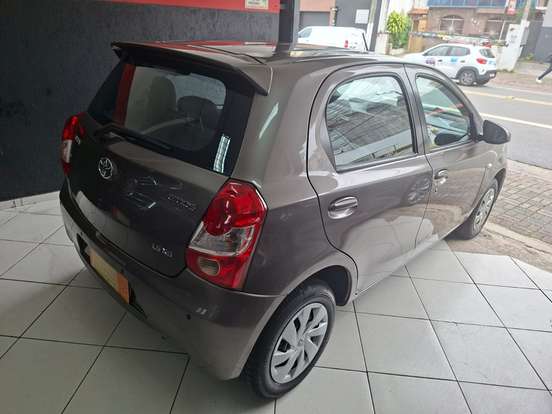 TOYOTA-ETIOS-2016