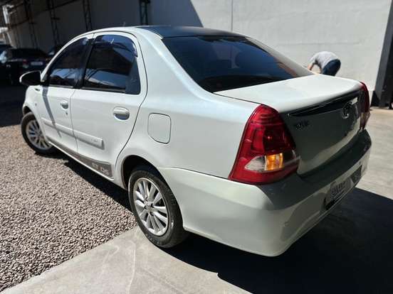 TOYOTA-ETIOS-1.5 XS SEDAN 16V FLEX 4P AUTOMÁTICO TOYOTA-ETIOS-2017