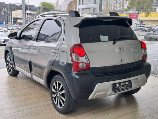 TOYOTA-ETIOS CROSS-1.5 16V FLEX 4P AUTOMÁTICO TOYOTA-ETIOS CROSS-2017
