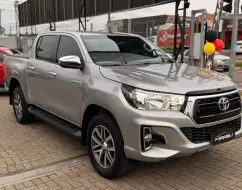 TOYOTA HILUX 2.7 SR 4X2 CD 16V FLEX 4P AUTOMÁTICO TOYOTA HILUX 2.7 SR 4X2 CD 16V FLEX 4P AUTOMÁTICO
