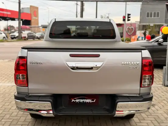 TOYOTA-HILUX-2019