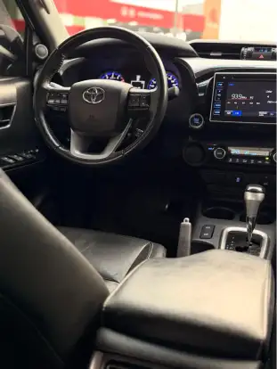 TOYOTA-HILUX-2019