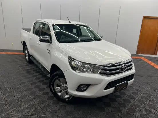 TOYOTA-HILUX-2018