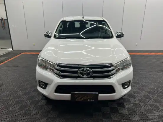 TOYOTA-HILUX-2018