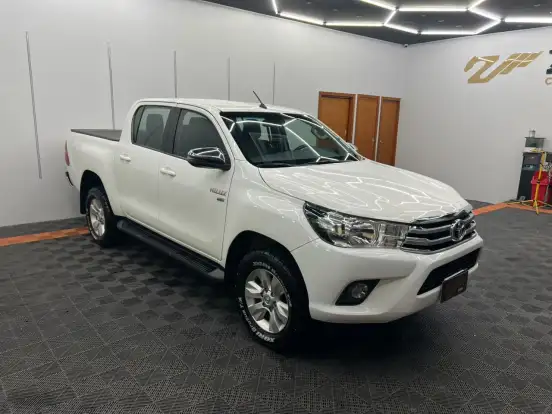 TOYOTA-HILUX-2018