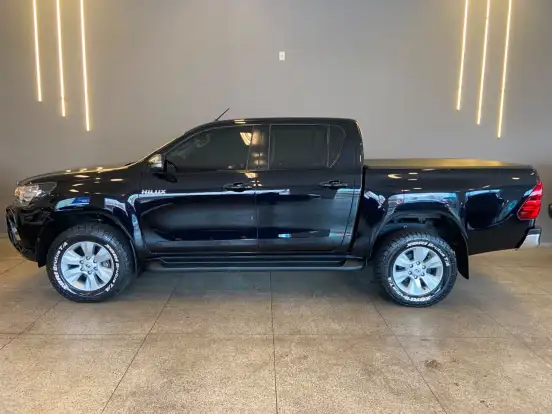 TOYOTA-HILUX-2.7 SRV 4X2 CD 16V FLEX 4P AUTOMÁTICO TOYOTA-HILUX-2017