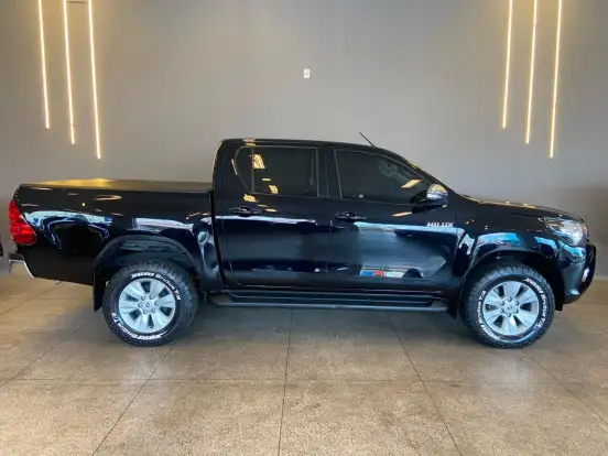 TOYOTA-HILUX-2.7 SRV 4X2 CD 16V FLEX 4P AUTOMÁTICO TOYOTA-HILUX-2017