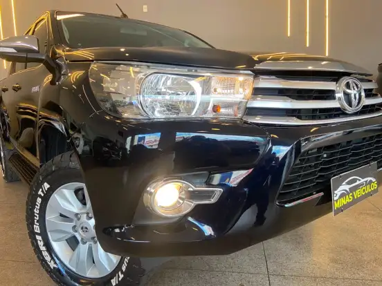 TOYOTA-HILUX-2.7 SRV 4X2 CD 16V FLEX 4P AUTOMÁTICO TOYOTA-HILUX-2017
