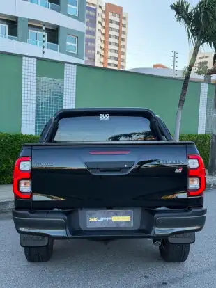 TOYOTA-HILUX-2.8 D-4D TURBO DIESEL CD GR-S 4X4 AUTOMÁTICO TOYOTA-HILUX-2022