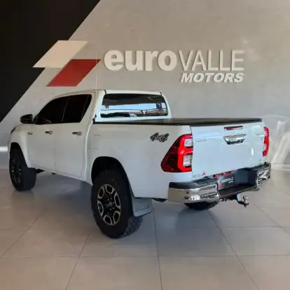 TOYOTA-HILUX-2022