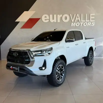 TOYOTA-HILUX-2022