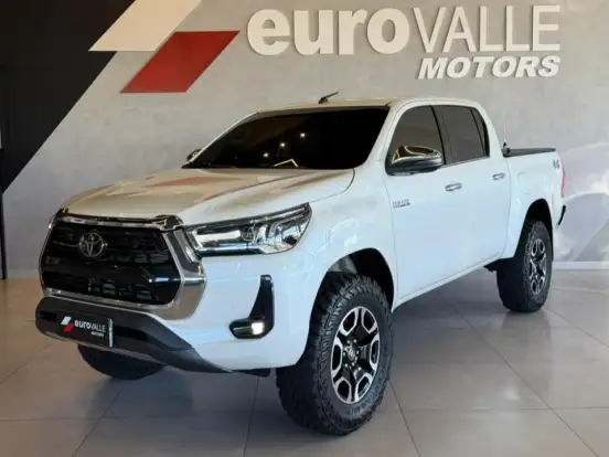 TOYOTA-HILUX-2.8 D-4D TURBO DIESEL CD SRX 4X4 AUTOMÁTICO TOYOTA-HILUX-2022