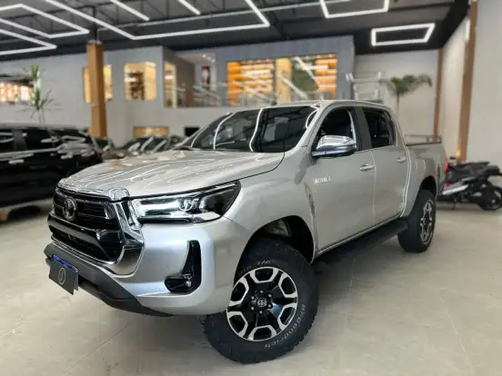 TOYOTA-HILUX-2.8 D-4D TURBO DIESEL CD SRX 4X4 AUTOMÁTICO TOYOTA-HILUX-2022