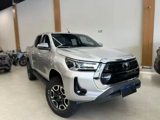 TOYOTA-HILUX-2022