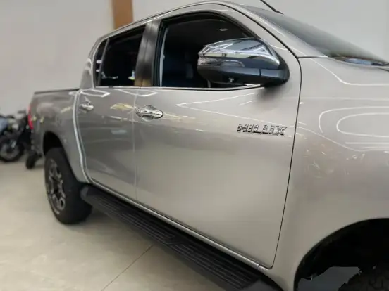 TOYOTA-HILUX-2022