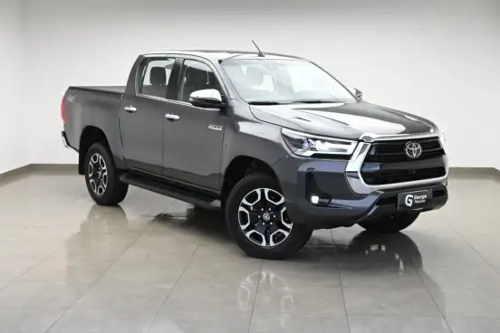 TOYOTA-HILUX-2.8 D-4D TURBO DIESEL CD SRX 4X4 AUTOMÁTICO TOYOTA-HILUX-2023