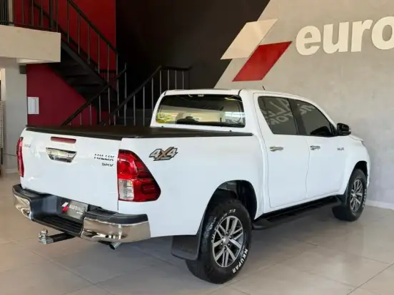 TOYOTA-HILUX-2.8 SRV 4X4 CD 16V DIESEL 4P AUTOMÁTICO TOYOTA-HILUX-2016