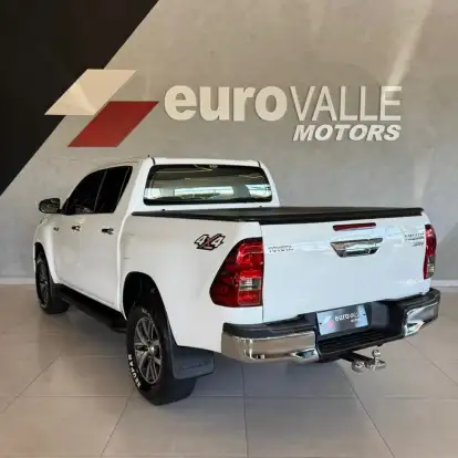 TOYOTA-HILUX-2016