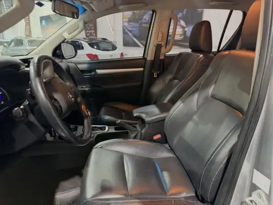 TOYOTA-HILUX-2017