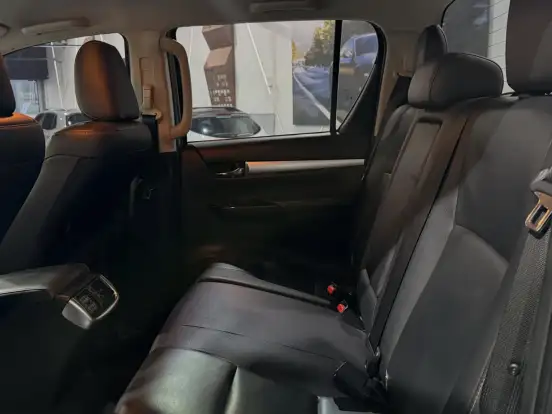 TOYOTA-HILUX-2017