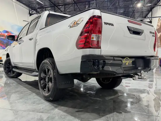 TOYOTA-HILUX-2017