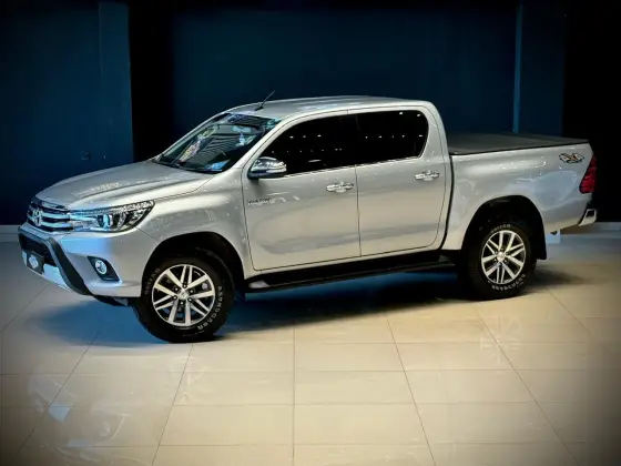 TOYOTA HILUX 2.8 SRX 4X4 CD 16V DIESEL 4P AUTOMÁTICO