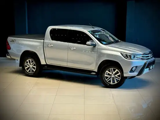 TOYOTA-HILUX-2.8 SRX 4X4 CD 16V DIESEL 4P AUTOMÁTICO TOYOTA-HILUX-2016