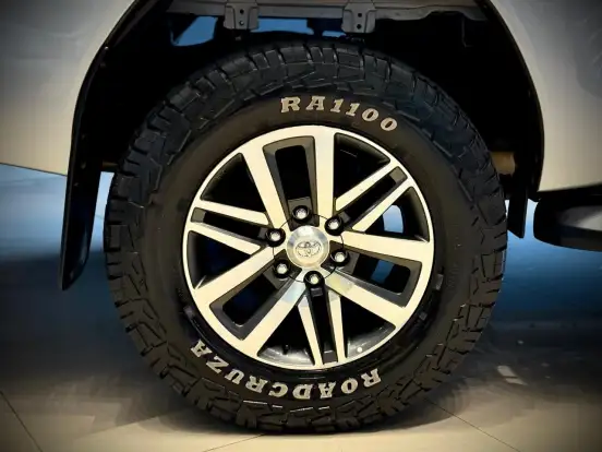 TOYOTA-HILUX-2016
