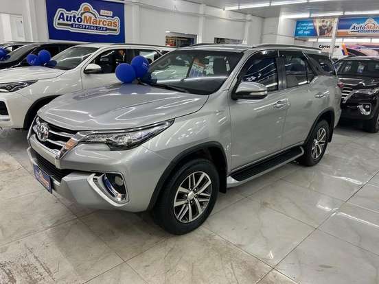 TOYOTA-HILUX-2017