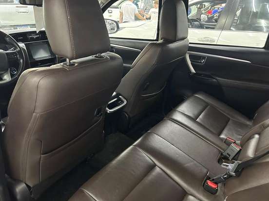 TOYOTA-HILUX-2.7 SR 4X2 CD 16V FLEX 4P AUTOMÁTICO TOYOTA-HILUX-2017