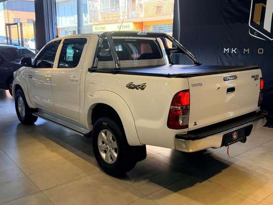 TOYOTA-HILUX-2.7 SRV 4X4 CD 16V FLEX 4P AUTOMÁTICO TOYOTA-HILUX-2012