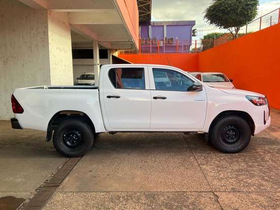 TOYOTA-HILUX-2024