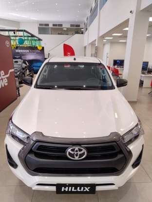 TOYOTA-HILUX-2025