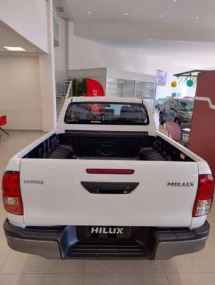 TOYOTA-HILUX-2025